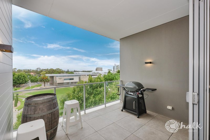 Photo - 403/12 Flinders Lane, Rockingham WA 6168 - Image 5