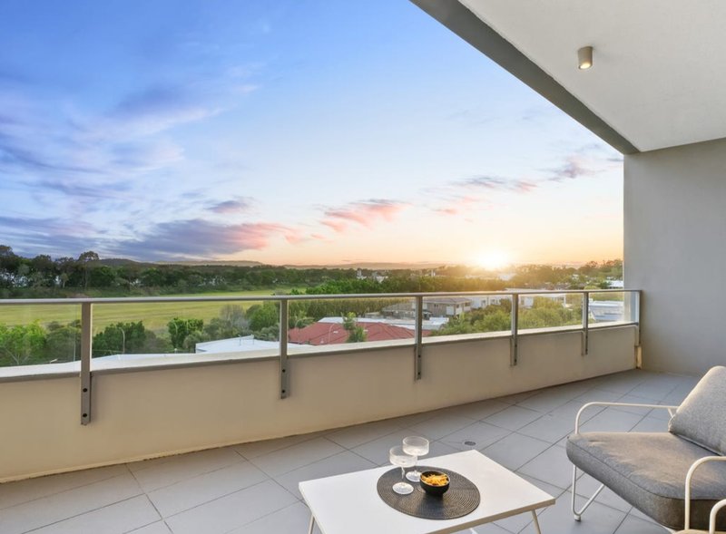 Photo - 403/15 Compass Drive, Biggera Waters QLD 4216 - Image 2