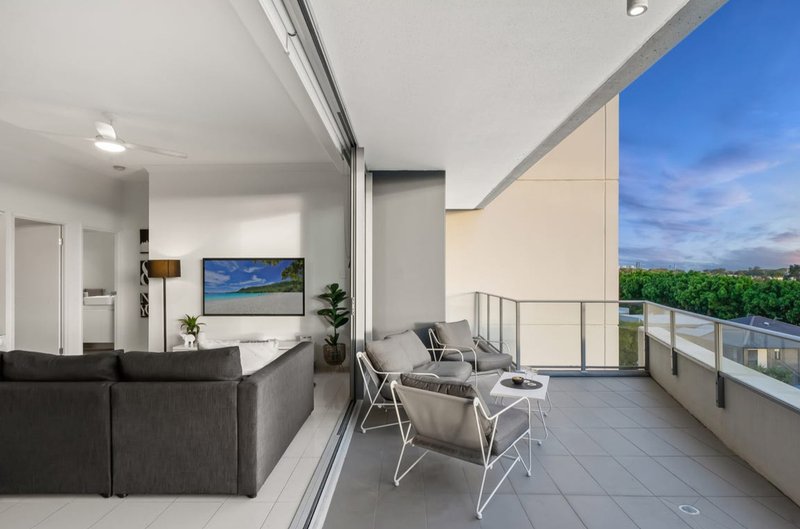 Photo - 403/15 Compass Drive, Biggera Waters QLD 4216 - Image 4