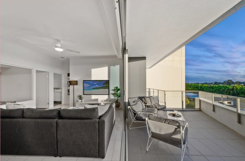 Photo - 403/15 Compass Drive, Biggera Waters QLD 4216 - Image 5