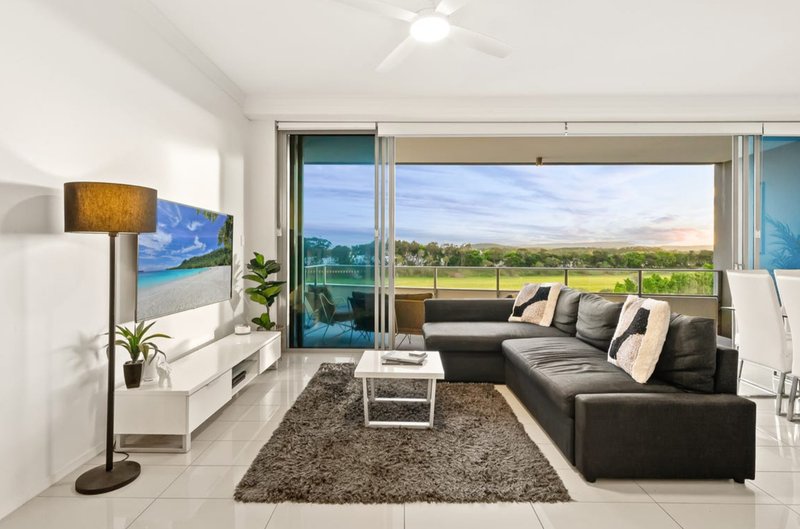 Photo - 403/15 Compass Drive, Biggera Waters QLD 4216 - Image 6