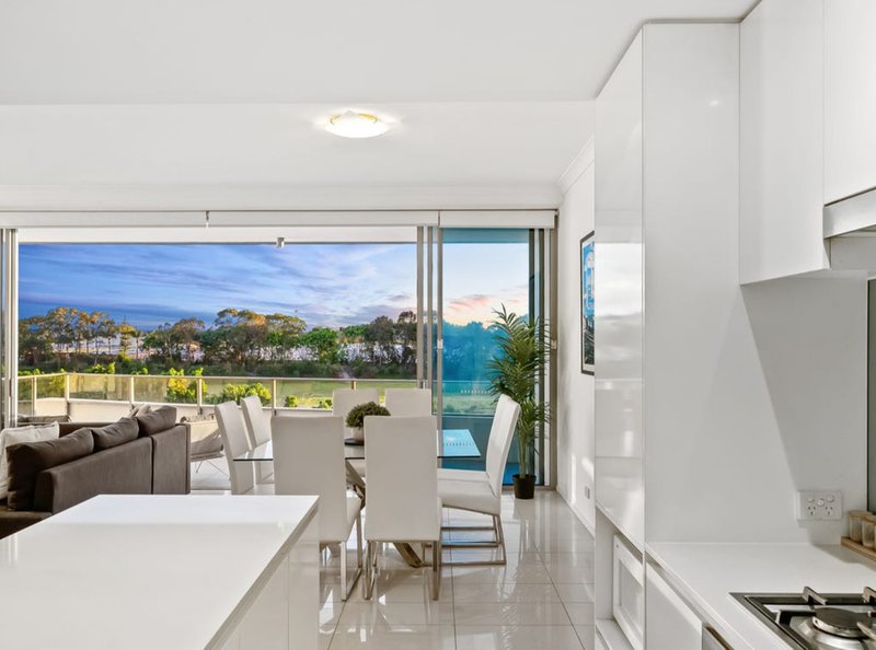 Photo - 403/15 Compass Drive, Biggera Waters QLD 4216 - Image 7