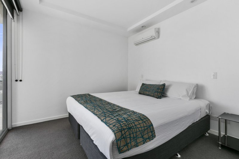 Photo - 403/151 Logan Road, Woolloongabba QLD 4102 - Image 7