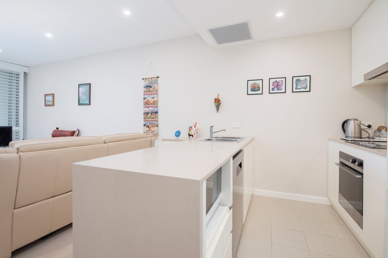 Photo - 403/21 Steel Street, Newcastle West NSW 2302 - Image 2