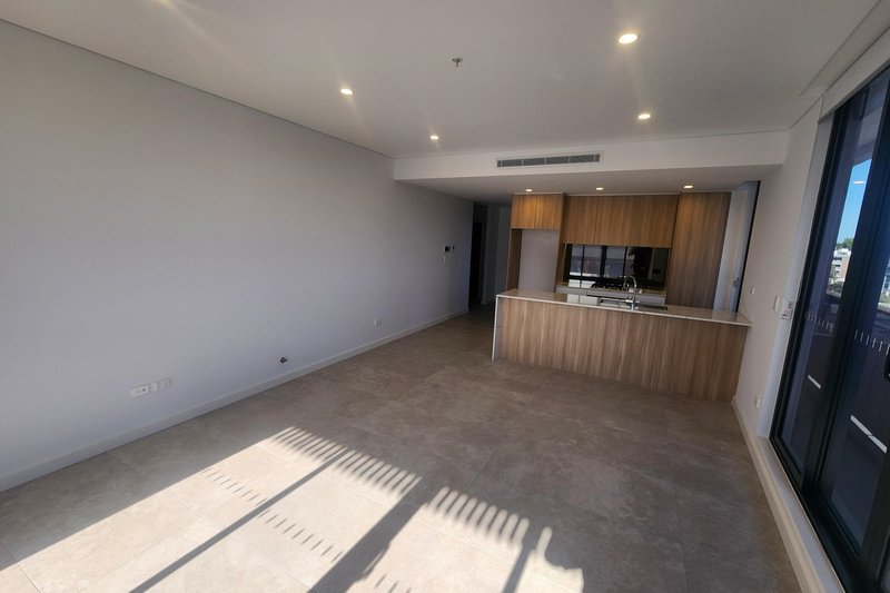 Photo - 403/228 Pitt Street, Merrylands NSW 2160 - Image 5