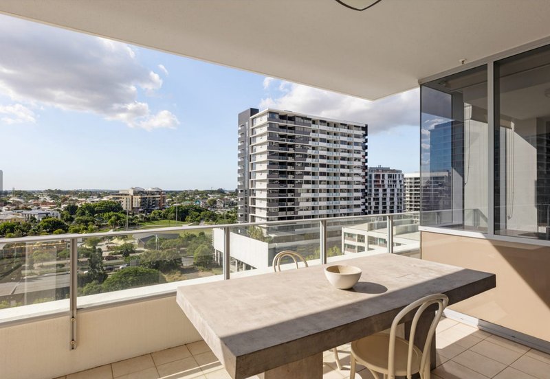 Photo - 4034/37C Harbour Road, Hamilton QLD 4007 - Image 5