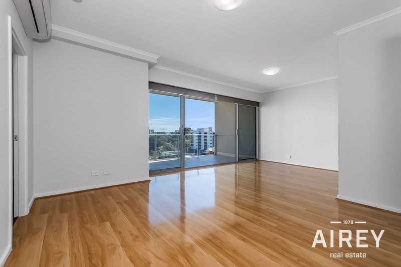 Photo - 40/35 Wellington Street, East Perth WA 6004 - Image 3