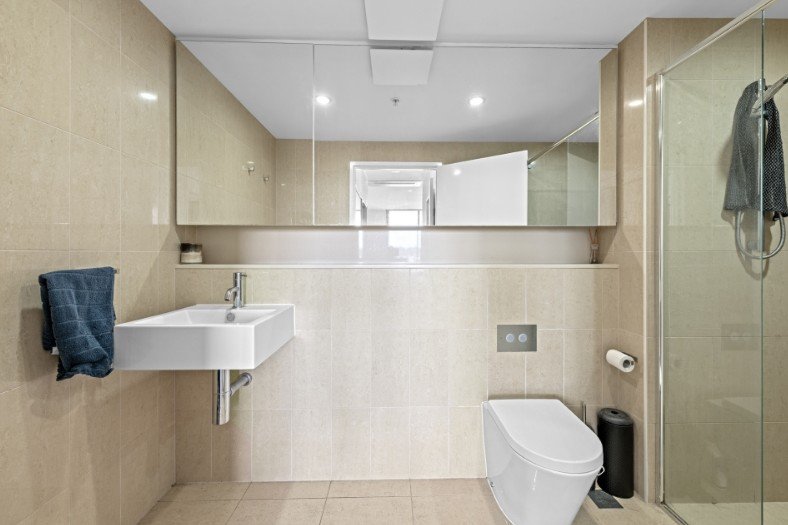 Photo - 4039/37C Harbour Road, Hamilton QLD 4007 - Image 8
