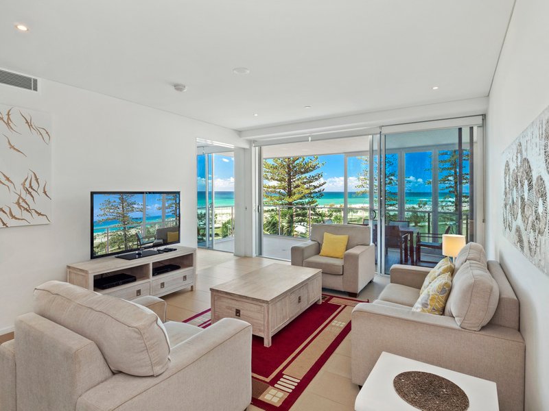 Photo - 404/1-3 Douglas Street, Coolangatta QLD 4225 - Image 11