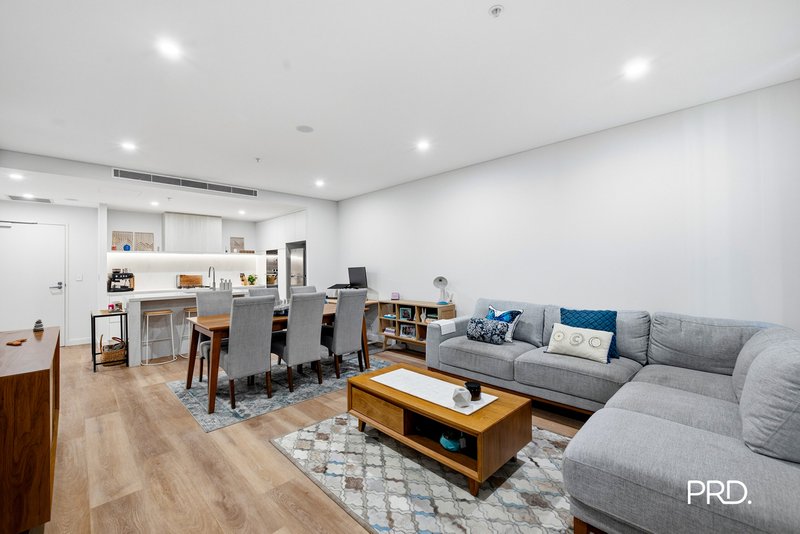 Photo - 404/1 De Vilnits Parade, Penrith NSW 2750 - Image 2
