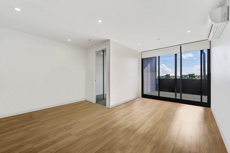 Photo - 404/1 Foundry Road, Sunshine VIC 3020 - Image 5