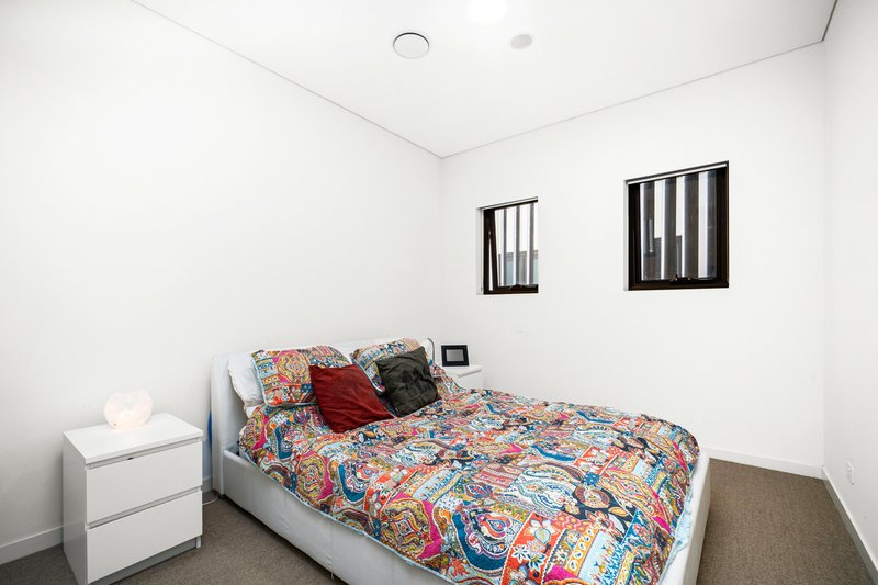 Photo - 404/14 Burroway Road, Wentworth Point NSW 2127 - Image 6