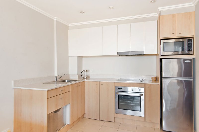 Photo - 404/144-152 Mallett Street, Camperdown NSW 2050 - Image 3