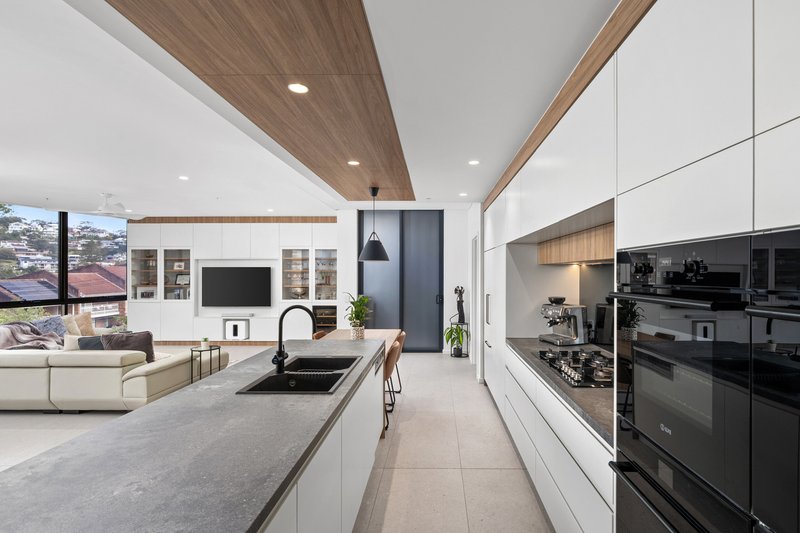 Photo - 404/15 Kurrawyba Avenue, Terrigal NSW 2260 - Image 6