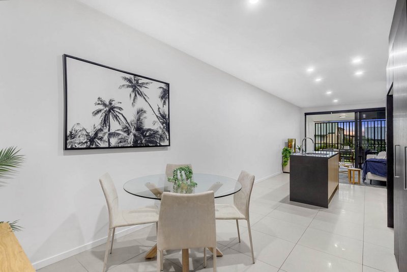 Photo - 404/17 View Street, Mount Gravatt East QLD 4122 - Image 2