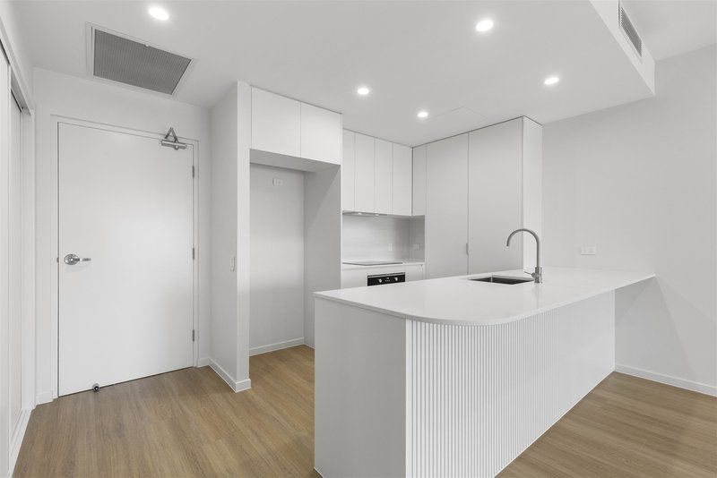 Photo - 404/3 Mcconaghy Street, Mitchelton QLD 4053 - Image 3