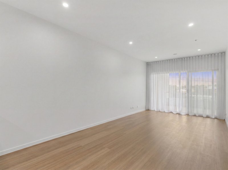Photo - 404/3 Mcconaghy Street, Mitchelton QLD 4053 - Image 6