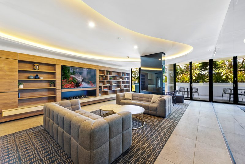 Photo - 404/372 Marine Parade, Labrador QLD 4215 - Image 23