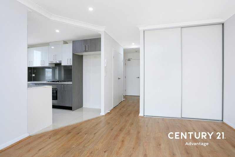 Photo - 404/71-73 Essington Street, Wentworthville NSW 2145 - Image 9