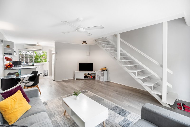 Photo - 405 Esplanade , Torquay QLD 4655 - Image 4