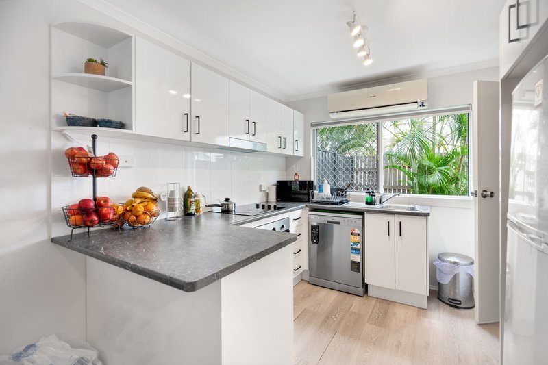 Photo - 405 Esplanade , Torquay QLD 4655 - Image 7
