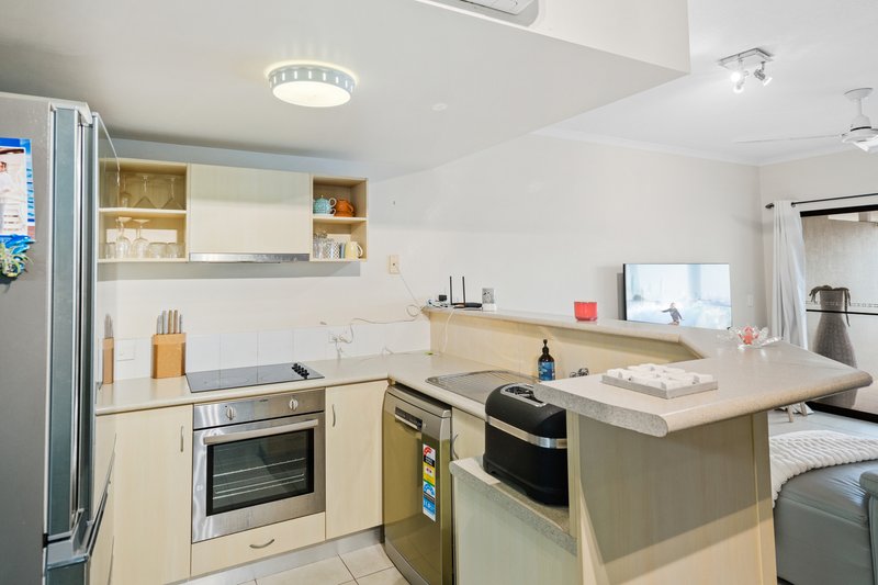 Photo - 405/11-15 Charlekata Close, Freshwater QLD 4870 - Image 2