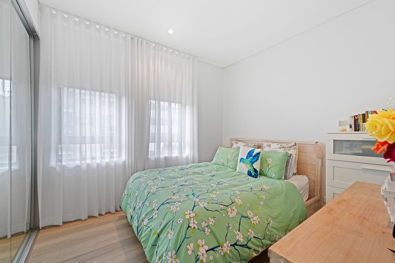 Photo - 405/2 Northcote Street, Mortlake NSW 2137 - Image 7