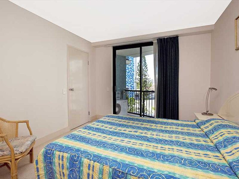 Photo - 405/30 Surf Parade, Broadbeach QLD 4218 - Image 7