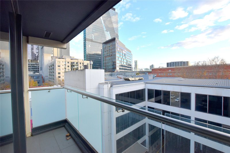 Photo - 405/55 Jeffcott Street, West Melbourne VIC 3003 - Image 7
