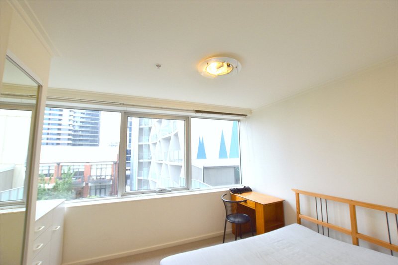 Photo - 405/58 Jeffcott Street, West Melbourne VIC 3003 - Image 6