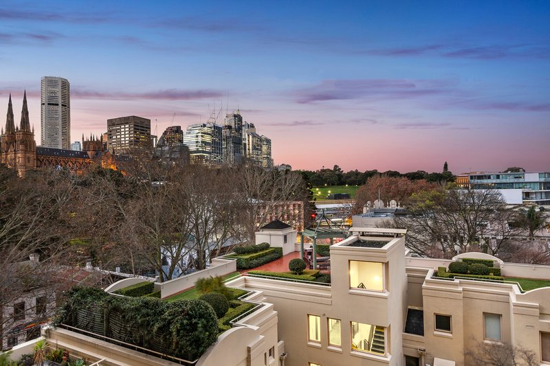 Photo - 405/63 Crown Street, Woolloomooloo NSW 2011 - Image 1