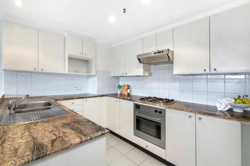 Photo - 405/63 Crown Street, Woolloomooloo NSW 2011 - Image 6