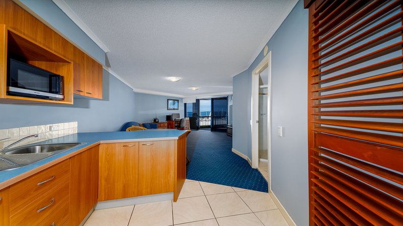 Photo - 405/Mantra Hervey Bay Buccaneer Drive, Urangan QLD 4655 - Image 3