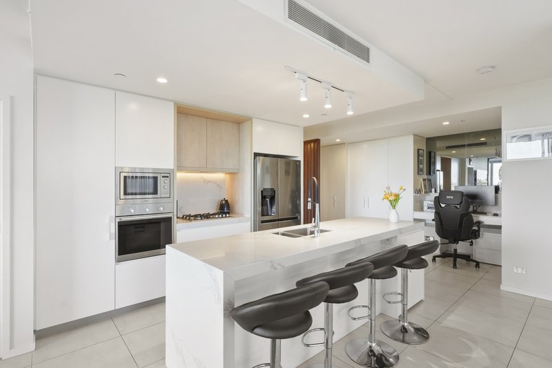Photo - 4060/21 Ross Street, Benowa QLD 4217 - Image 6