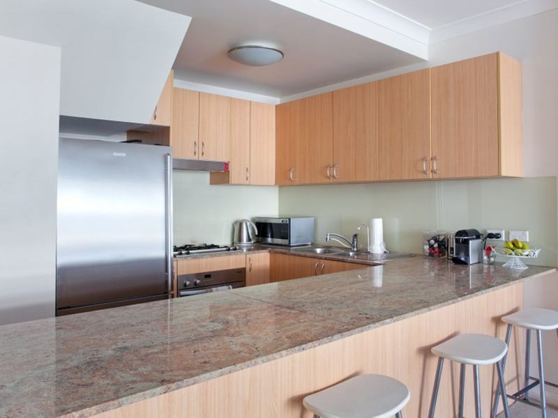 Photo - 406/12 Howard Avenue, Dee Why NSW 2099 - Image 2