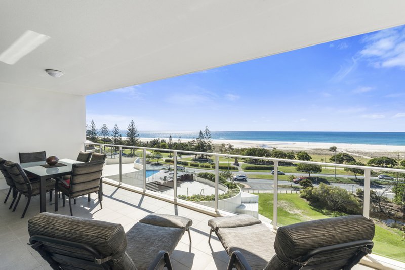 Photo - 406/2 Creek Street, Coolangatta QLD 4225 - Image 7