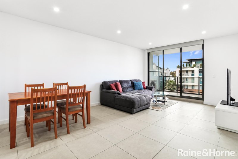 Photo - 406/2 Saxby Close, Botany NSW 2019 - Image 1