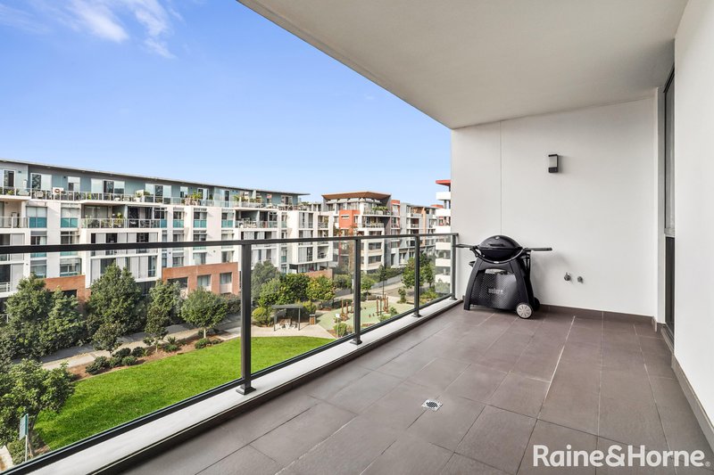 Photo - 406/2 Saxby Close, Botany NSW 2019 - Image 5