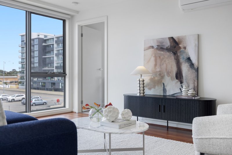 Photo - 406/37-39 Station Road, Cheltenham VIC 3192 - Image 2