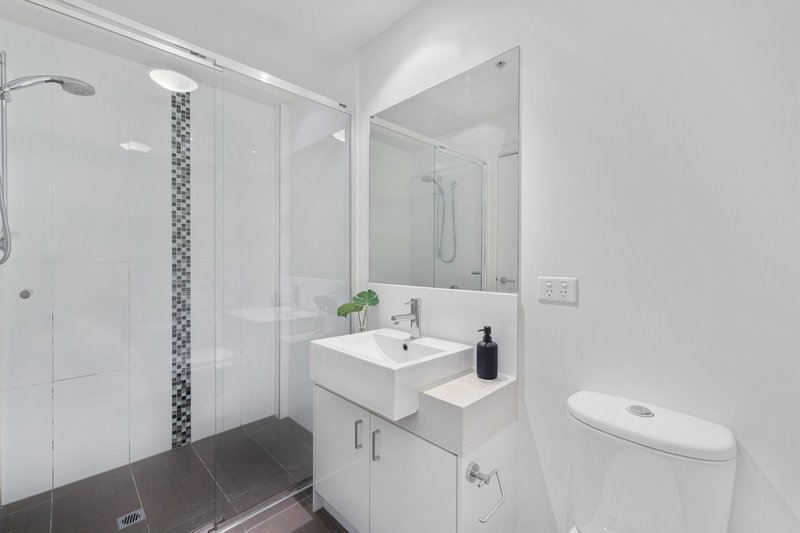 Photo - 406/37-39 Station Road, Cheltenham VIC 3192 - Image 13