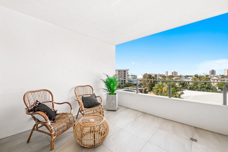 Photo - 406/4 Maud Street, Maroochydore QLD 4558 - Image 2