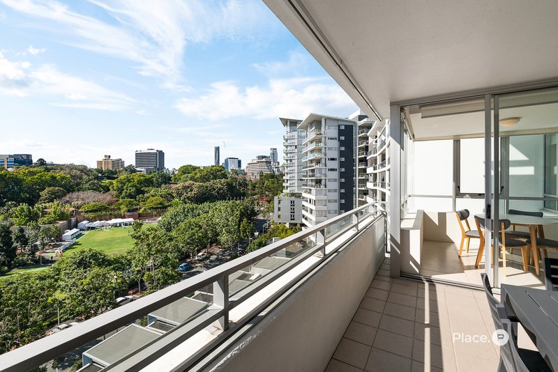 Photo - 4069/4 Parkland Boulevard, Brisbane City QLD 4000 - Image 1