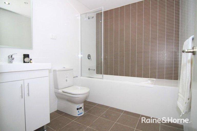 Photo - 407/208-210 Coward Street, Mascot NSW 2020 - Image 5