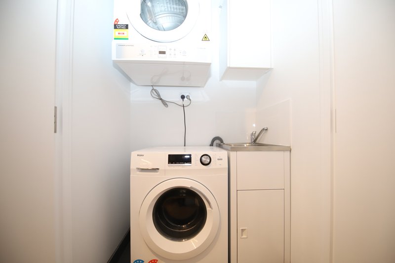 Photo - 407/25 Meredith Street, Bankstown NSW 2200 - Image 6