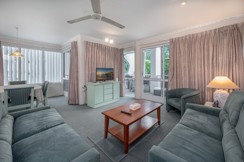 Photo - 407/305-341 Coral Coast Drive, Palm Cove QLD 4879 - Image 4