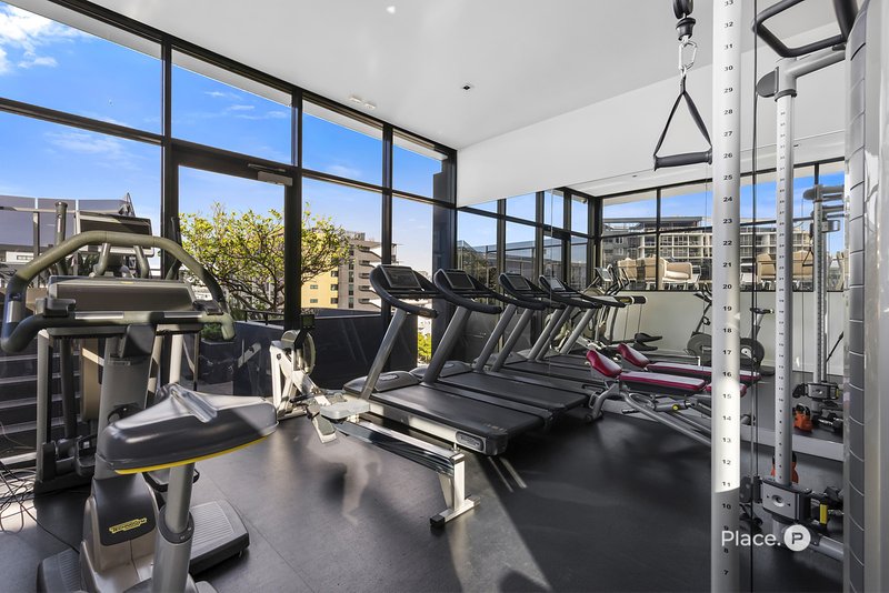 Photo - 407/31 Longland Street, Newstead QLD 4006 - Image 13