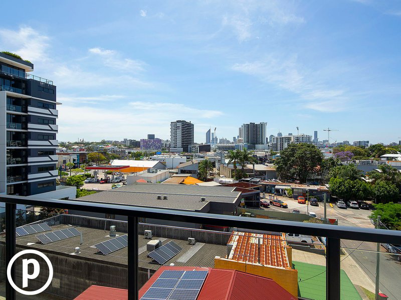 Photo - 407/8 Deshon Street, Woolloongabba QLD 4102 - Image 5