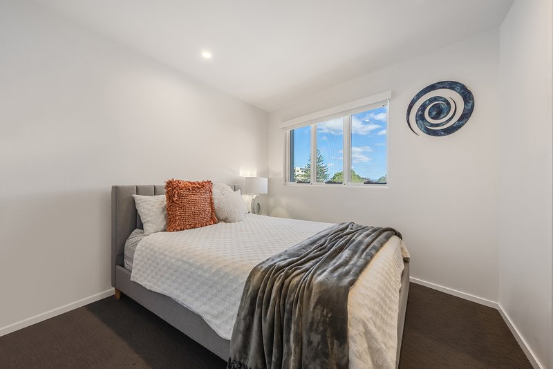 Photo - 407/81 Sutton Street, Redcliffe QLD 4020 - Image 9