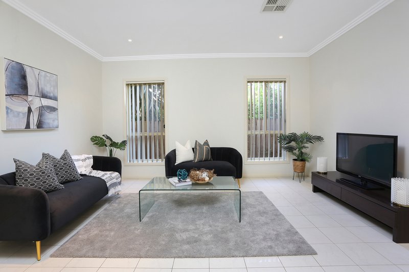 Photo - 407B Wentworth Avenue, Toongabbie NSW 2146 - Image 6