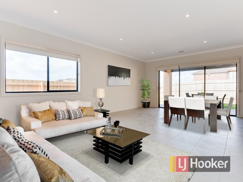 Photo - 408 Aayana Street, Cranbourne East VIC 3977 - Image 2